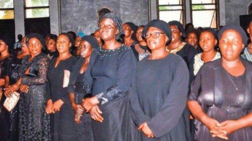 L’Eglise paie un lourd tribut FRA-031 L’Eglise paie un lourd tribut FRA-031