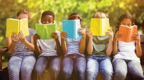 Eduquer est un acte d’espérance FRA-037 Eduquer est un acte d’espérance FRA-037