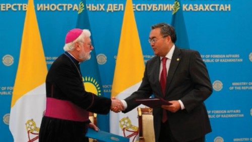  Accord entre le Saint-Siège  et la République du Kazakhstan  FRA-038