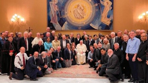  Avec le synode le Pape veut réaliser  l’Eglise du concile Vatican ii  FRA-012
