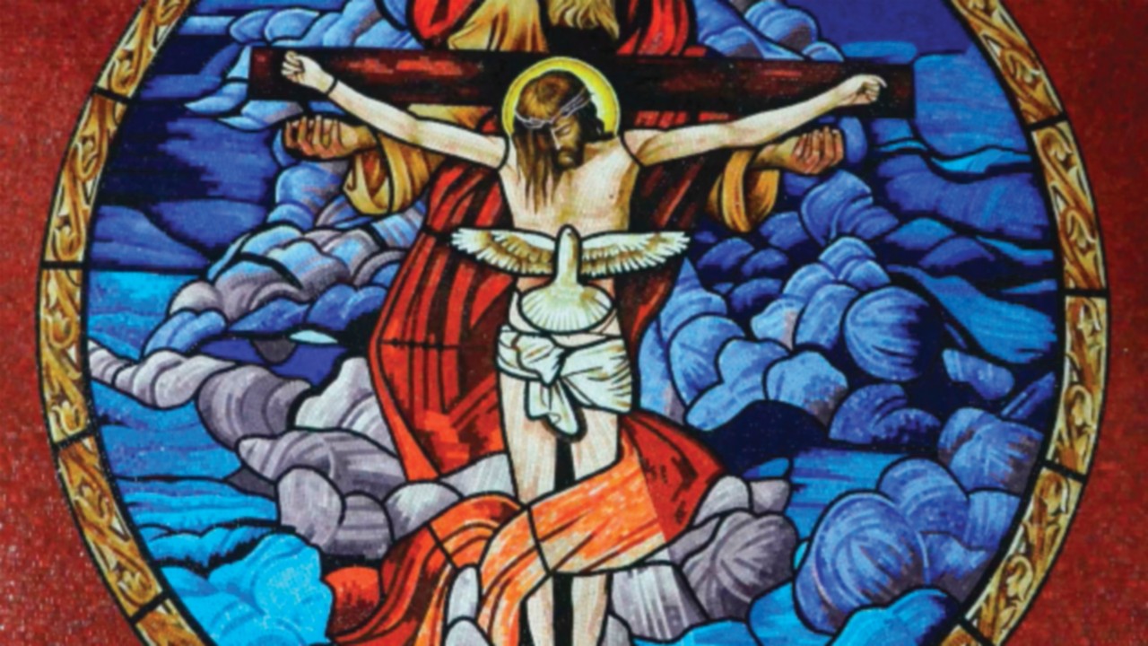  La fête de la Trinité  nous dit qui est Dieu: amour et relation  FRA-022