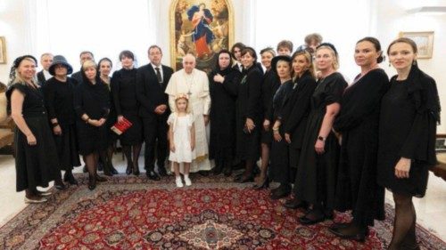  Rencontre avec les épouses  des ambassadeurs de l’Ukraine  FRA-027