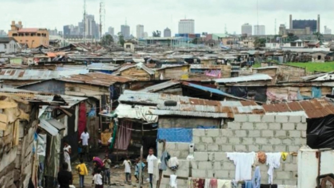  «Africa123»  le regard tourné vers l’avenir  FRA-029
