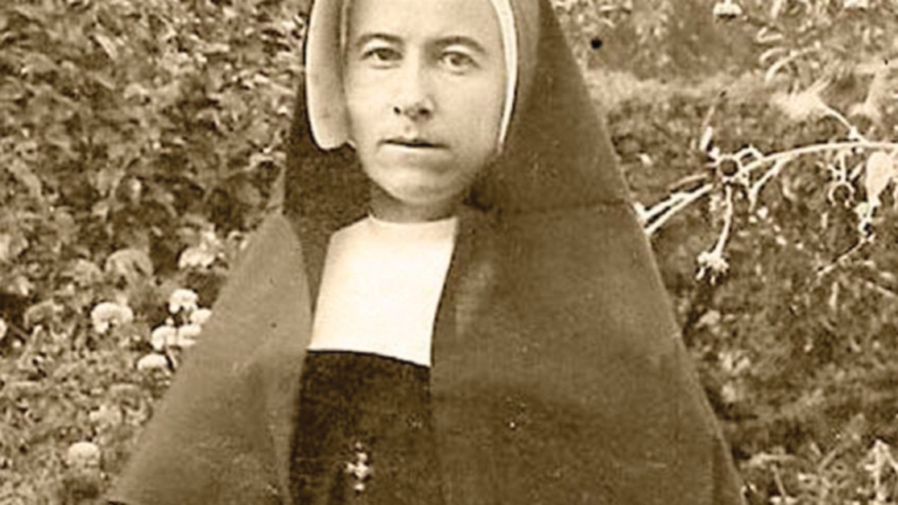  Religieuse et médecin  FRA-035