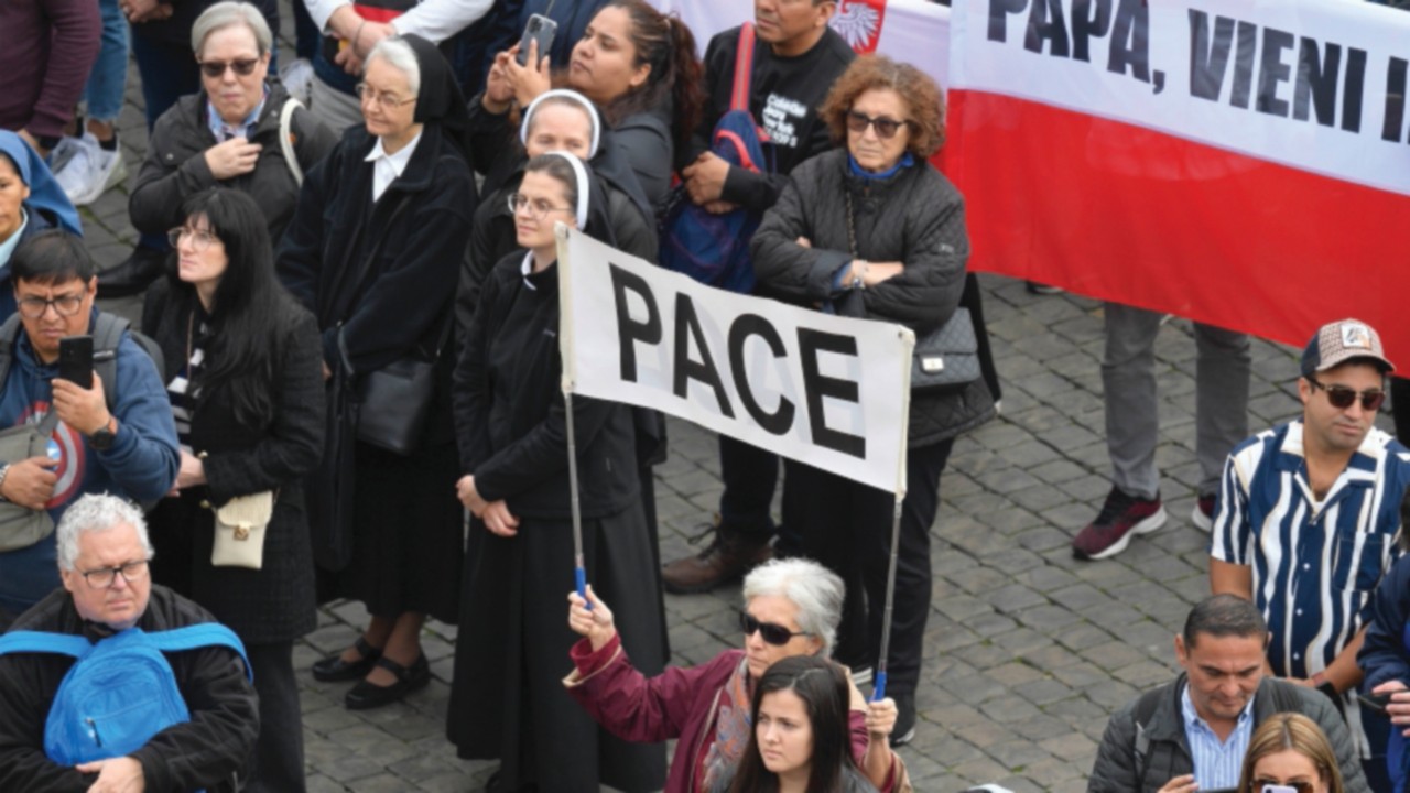  Non à la guerre et proximité envers toutes les victimes  FRA-047