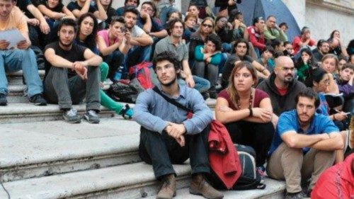Le chômage et la précarité offensent la dignité des personnes FRA-051 Le chômage et la précarité offensent la dignité des personnes FRA-051