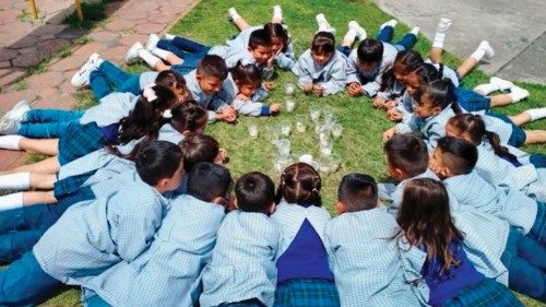 Un regard d’espérance pour l’avenir des enfants FRA-006 Un regard d’espérance pour l’avenir des enfants FRA-006