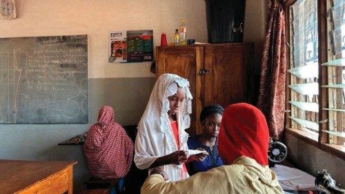  Sauver les jeunes filles de mariages forcés et de la rue  FRA-013