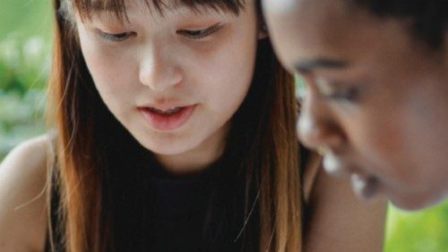 Que cessent les discriminations et soient respectés les droits des femmes FRA-014 Que cessent les discriminations et soient respectés les droits des femmes FRA-014