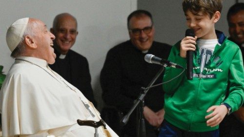  Quand le catéchiste est le Pape   FRA-016