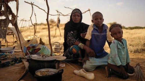 Donner voix aux innocents morts parce que l’eau et le pain leur manquaient FRA-021 Donner voix aux innocents morts parce que l’eau et le pain leur manquaient FRA-021