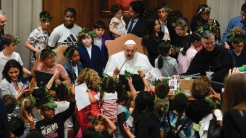 Pour les enfants la fraternité est la langue de tous FRA-021 Pour les enfants la fraternité est la langue de tous FRA-021