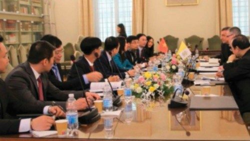  Onzième rencontre du groupe  de travail Saint-Siège/Vietnam  FRA-021