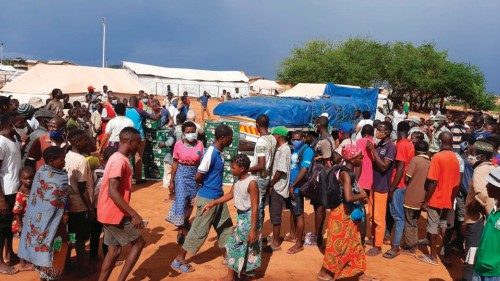 Mozambique, Cabo Delgado, March 2021
War displaced people of Cabo Delgado. Distribution of food in ... Mozambique, Cabo Delgado, March 2021
War displaced people of Cabo Delgado. Distribution of food in ...