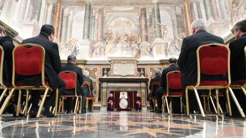  Etre des «apôtres des jeunes»  pour faire fleurir leur potentiel de bien  FRA-036