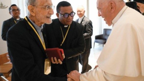 Le Pape rend hommage à un confrère de 103 ans FRA-037 Le Pape rend hommage à un confrère de 103 ans FRA-037