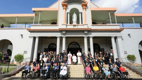 «Priez pour l’Eglise et l’humanité» FRA-038 «Priez pour l’Eglise et l’humanité» FRA-038