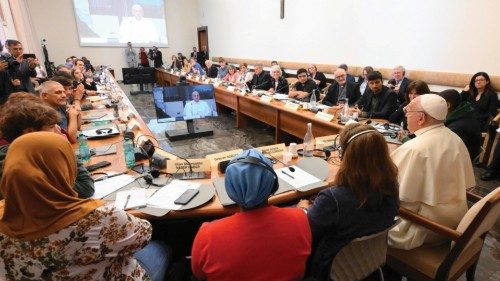  Terre, logement et travail des droits sacrés  FRA-039