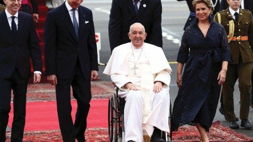 Grand Duke Henri and Grand Duchess Maria Teresa of Luxembourg welcome Pope Francis at Luxembourg ...