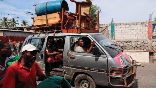 «Haïti a besoin d’être restauré dans sa dignité» FRA-044 «Haïti a besoin d’être restauré dans sa dignité» FRA-044