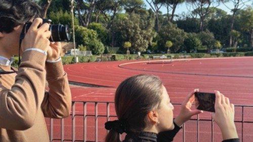 Le regard des jeunes sur le sport FRA-045 Le regard des jeunes sur le sport FRA-045