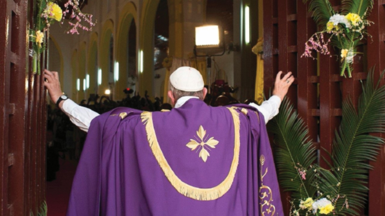  Le Pape de la miséricorde  FRA-005
