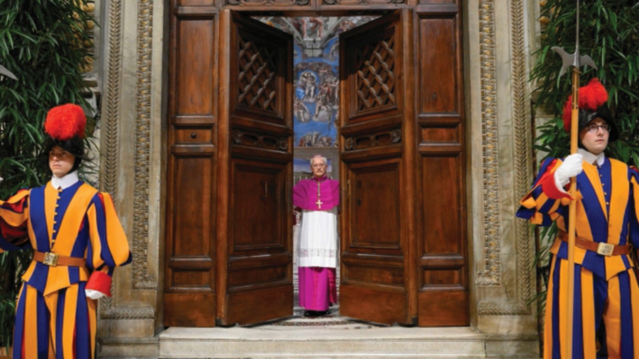  Avec «l’Extra Omnes»  les cardinaux entrent en Conclave  FRA-006