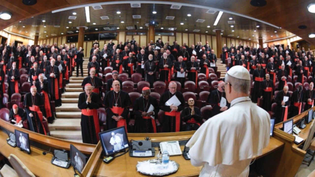 Que le Christ ravive l’Eglise  et l’humanité à la recherche de paix  FRA-006