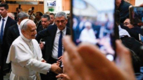 La présence du Pape sur les réseaux sociaux FRA-007 La présence du Pape sur les réseaux sociaux FRA-007