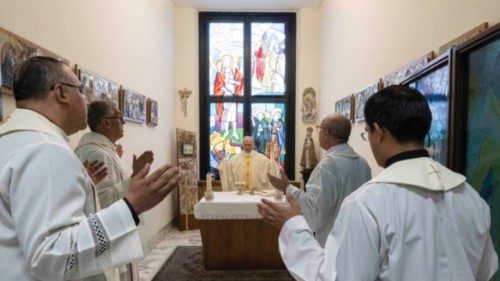 Visite du Saint-Père au Dicastère pour les évêques FRA-007 Visite du Saint-Père au Dicastère pour les évêques FRA-007