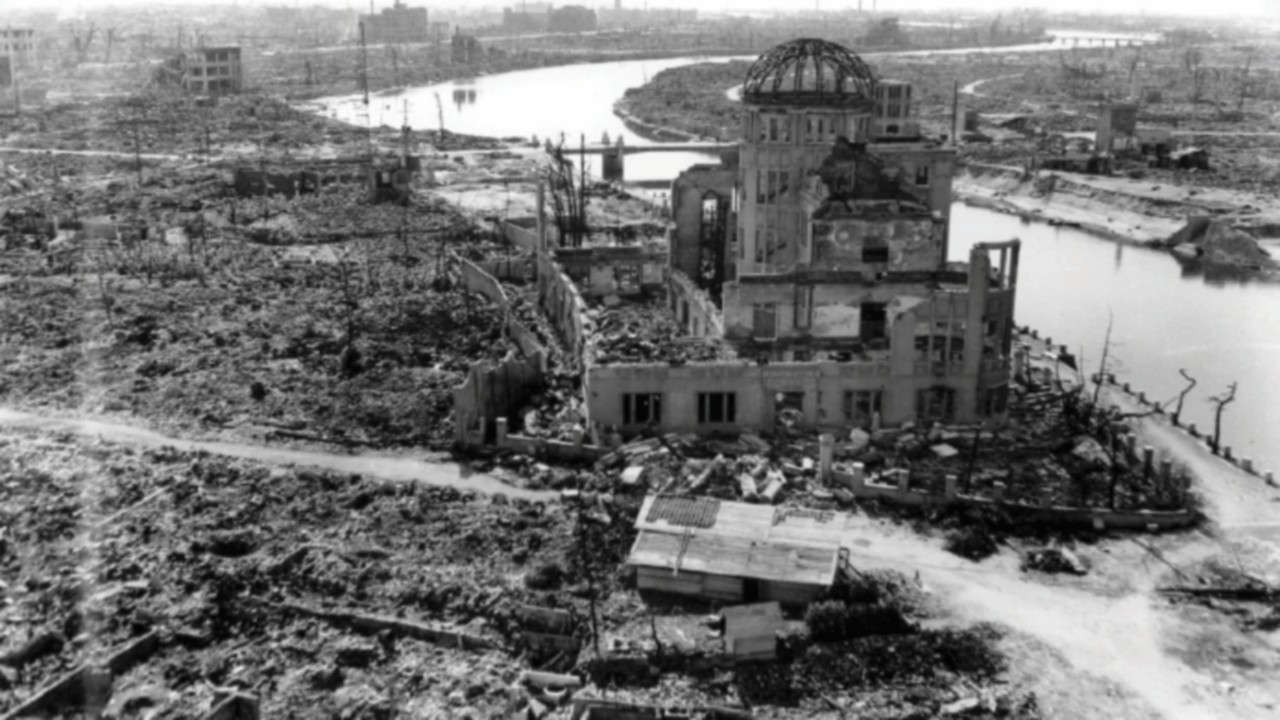  Jamais plus l’enfer  de l’arme nucléaire  FRA-010 Jamais plus l’enfer  de l’arme nucléaire  FRA-010 ...