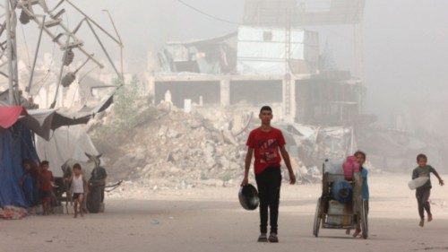 Palestinians flee their homes in Gaza City's Zeitoun neighbourhood on August 26, 2025. Israel's ... Palestinians flee their homes in Gaza City's Zeitoun neighbourhood on August 26, 2025. Israel's ...