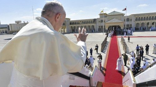 SS. Francesco - Viaggio Apostolico negli Emirati Arabi Uniti: Cerimonia di Congedo 05-02-2019