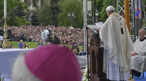 SS. Francesco - Viaggio Apostolico in Bulgaria: Santa Messa nella Piazza Knyaz Alexander I   ...