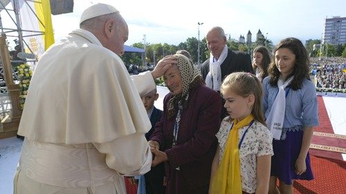 SS. Francesco - Viaggio Apostolico in Romania: Incontro Mariano con la Gioventuâ e le Famiglie  ...