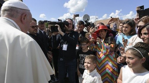 SS. Francesco - Viaggio Apostolico in Romania : Incontro con la ComunitÃ  Rom di Blaj 02-06-2019