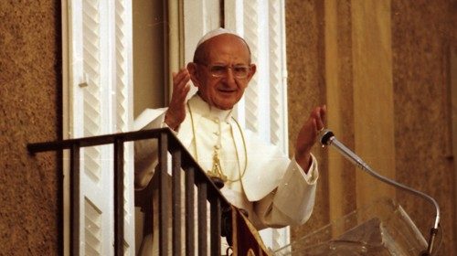 *OR* SS Paolo VI durante la recita dell'Angelus del 15 agosto 1977 a Castel Gandolfo, Festa ...