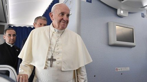 SS. Francesco - Viaggio Apostolico in Thailandia e Giappone: Conferenza Stampa sul volo di ritorno ... SS. Francesco - Viaggio Apostolico in Thailandia e Giappone: Conferenza Stampa sul volo di ritorno ...