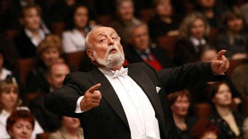Krzysztof Penderecki sul podio.jpg Krzysztof Penderecki sul podio.jpg