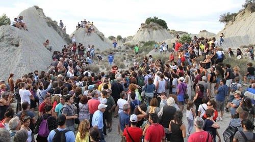 Un incontro del festival «La luna e i calanchi» organizzato da Franco Arminio ad Aliano