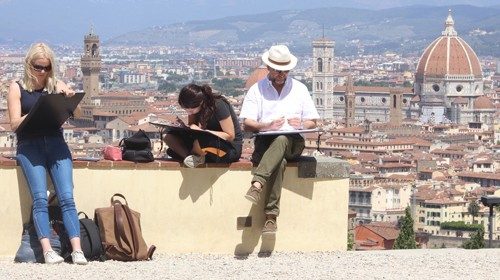 Una lezione «en plein air» a piazzale Michelangelo