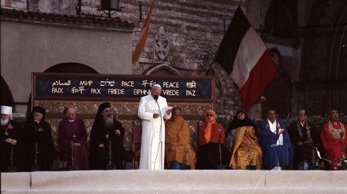 *OR* Giovanni Paolo II - Incontro interreligioso di preghiera per la Pace nel mondo ad Assisi, ...