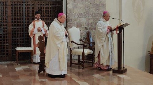 Monsignor Sorrentino e Monsignor Edgar Pea Parra.jpg