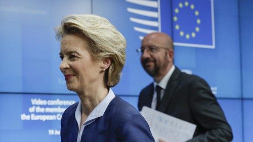 La presidente della Commissione Ue Ursula von der Leyen (Epa)