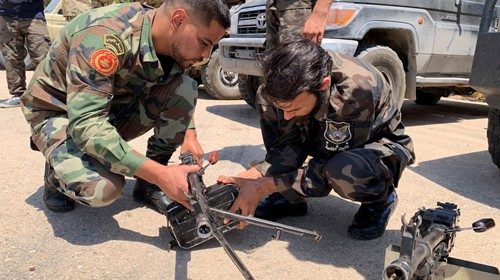Soldati delle forze leali al premier libico al-Serraj nei pressi di Tripoli (Reuters) Soldati delle forze leali al premier libico al-Serraj nei pressi di Tripoli (Reuters)