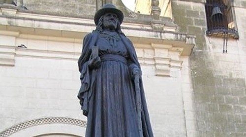 La statua che la natia Lerici ha dedicato all’eroico missionario