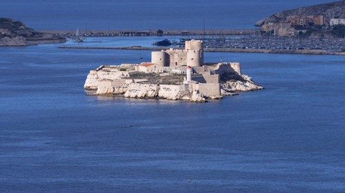 L’Isola con il Castello d’If, fortezza costruita (1527-1529) al largo di Tolone, nota per la fuga di Edmond Dantès