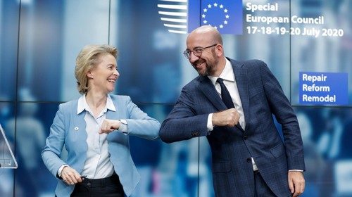 I presidenti della Commissione e del Consiglio Ue, Ursula von der Leyen e Charles Michel (Ansa)