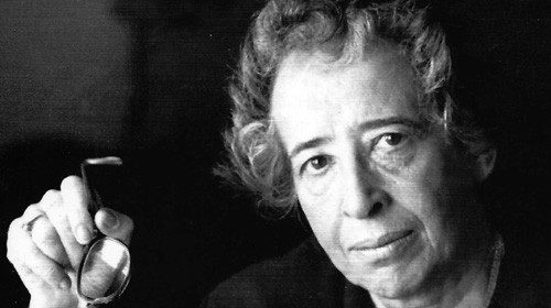 La filosofa tedesca naturalizzata statunitense Hannah Arendt