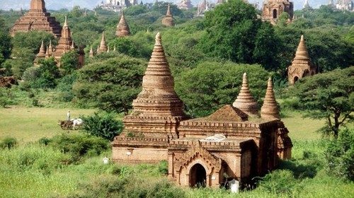 I templi della valle di Bagan, nell’attuale Myanmar, dove Biffi fu missionario per 14 anni